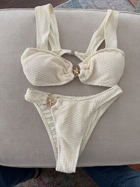 SHEIN Cream Textured Starfish Accent Bikini Set